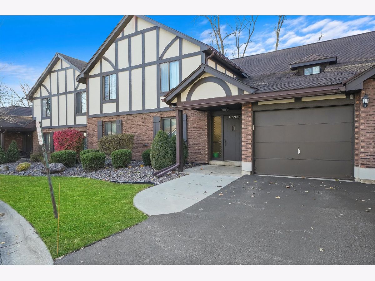 Condominiums Sold The Timbers Palos Hills Illinois, 11306 Sycamore