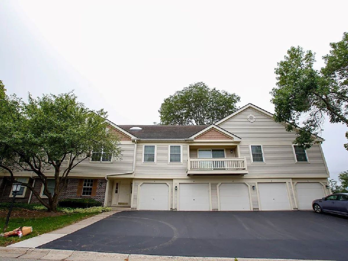 Condos & Townhomes Rented Cambridge Chase Mundelein Illinois, 1226 Ballantrae