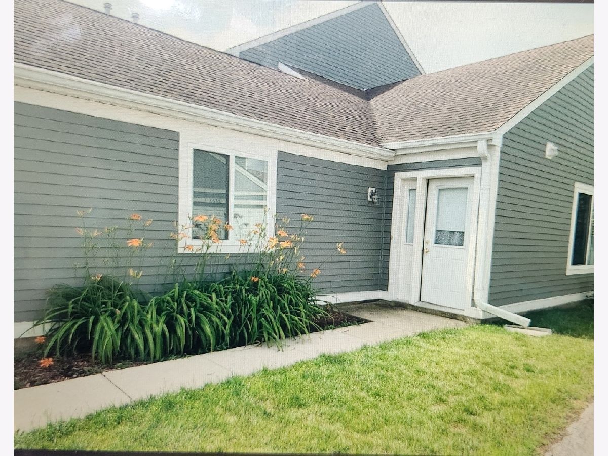 Townhomes Rented Cinnamon Glen Aurora Illinois, 2715 Wilshire