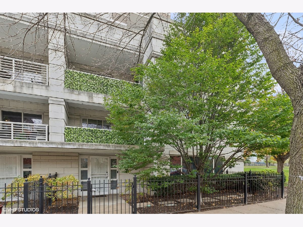 Townhomes Sold Prairie House At Central Station Chicago Illinois, 1515 Prairie