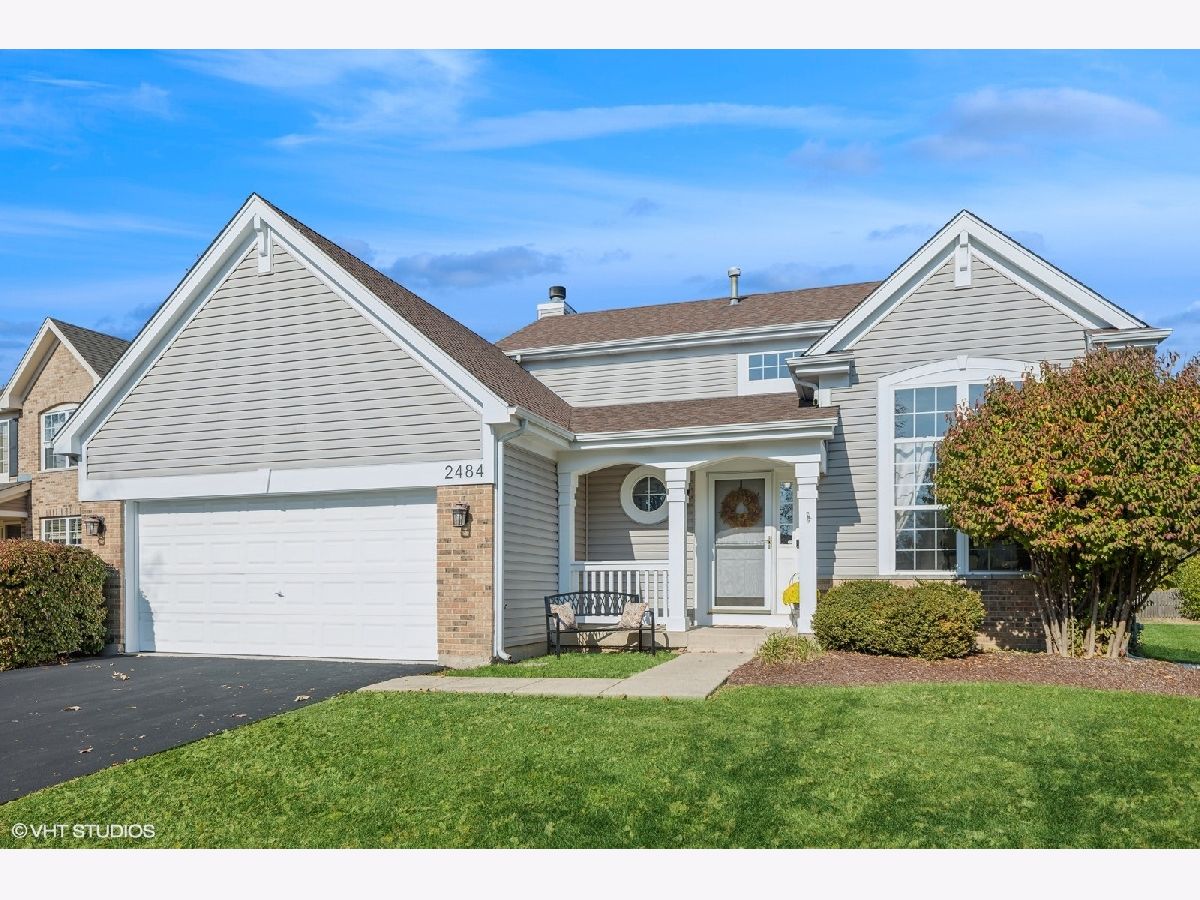 Townhomes & Condos & Homes Sold Cambridge Countryside Aurora Illinois, 2484 Blue Spruce
