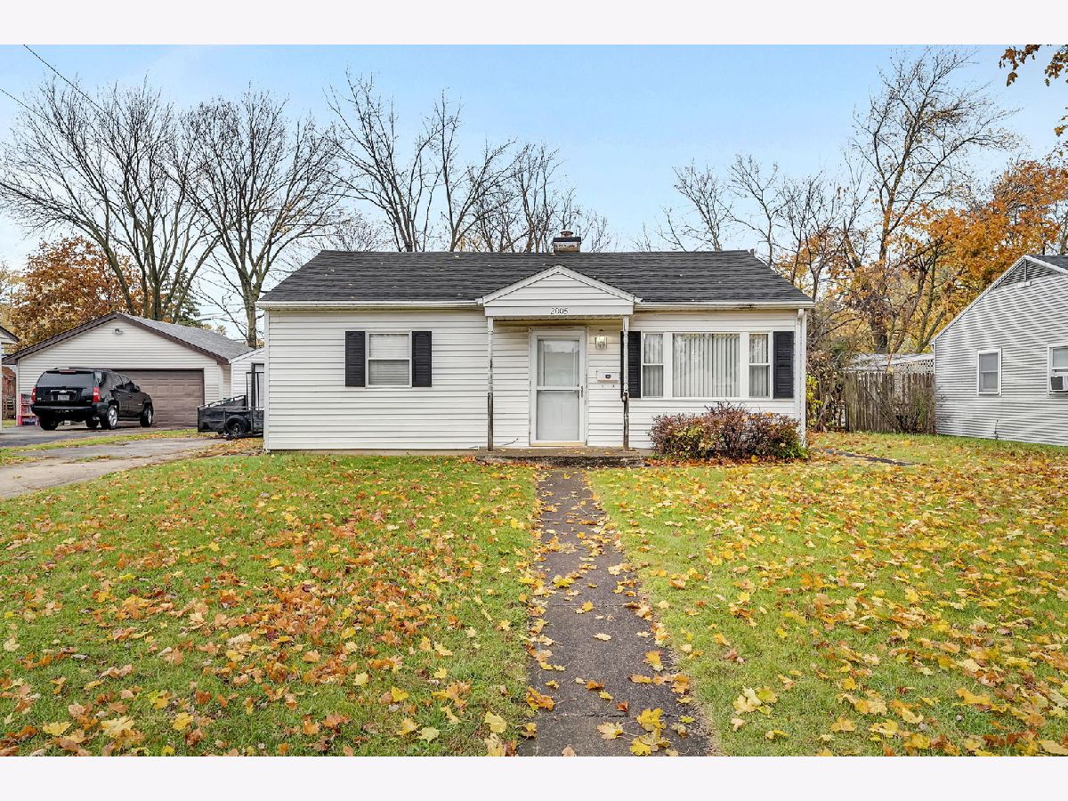 Homes Sold Marycrest Joliet Illinois, 2005 Capri