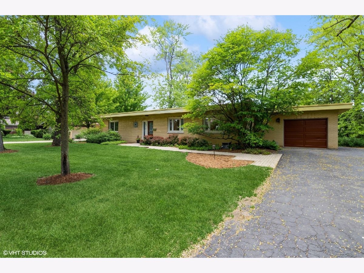 Homes Rented Glen Oak Acres Glenview Illinois, 930 Burton