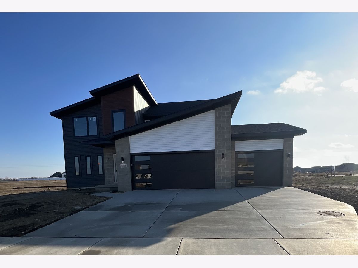 Homes & Condos & Townhomes Sold Vineyards Normal Illinois, 3615 Cabernet