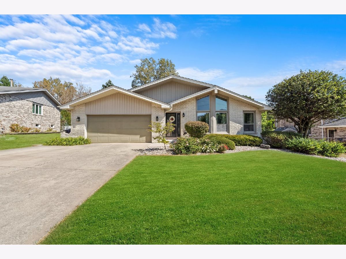 Homes & Townhomes & Condos Sold Brook Hills Orland Park Illinois, 17133 Ashwood