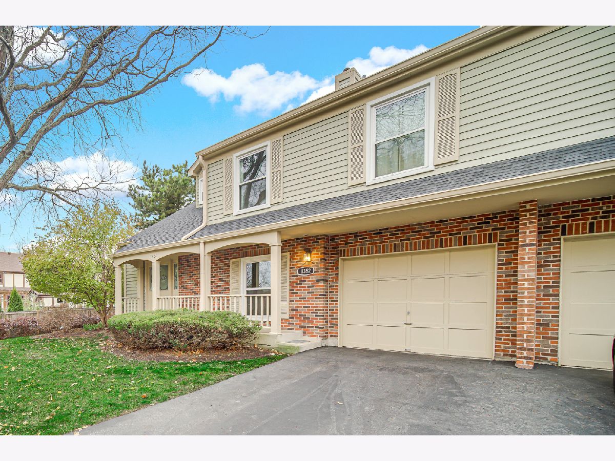 Townhomes & Condos Rented Terraces Of Brookdale Naperville Illinois, 1352 Queensgreen