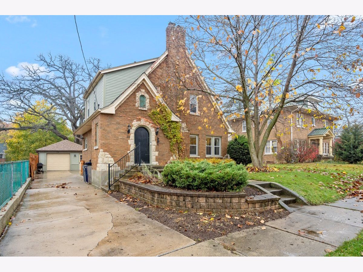 Homes Sold Crighton Park Elgin Illinois, 111 Hamilton