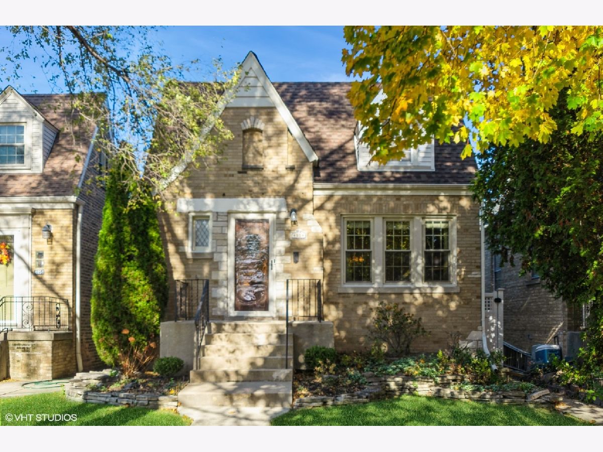 Homes & Condominiums Sold Forest Glen Chicago Illinois, 4854 Balmoral