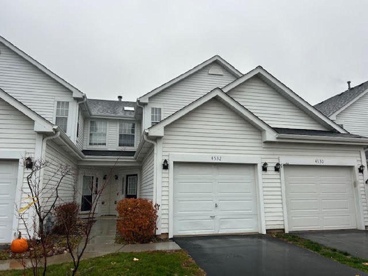Homes & Townhomes & Condos Rented Pleasant Hill Waukegan Illinois, 4532 Quill