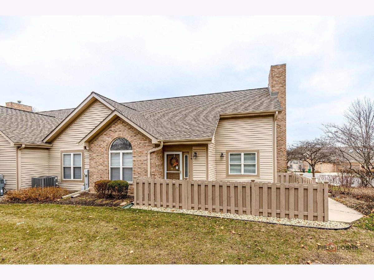 Townhomes Sold The Crossing Bloomingdale Illinois, 159 Canterbury