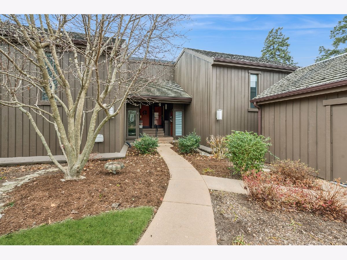 Condos & Townhomes Sold Lake Barrington Shores Barrington Illinois, 276 Old Barn