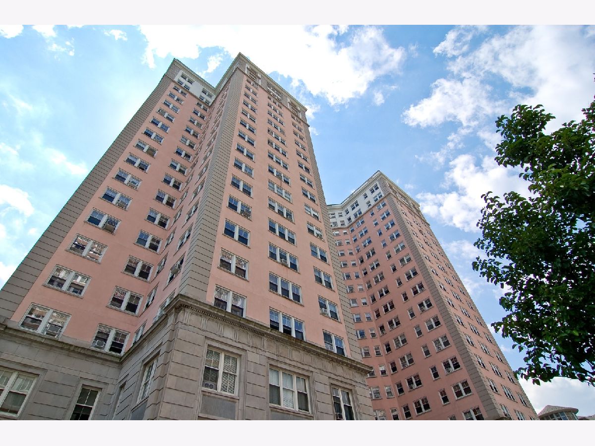 Condos & Townhomes Sold Edgewater Beach Apts. Chicago Illinois, 5555 Sheridan