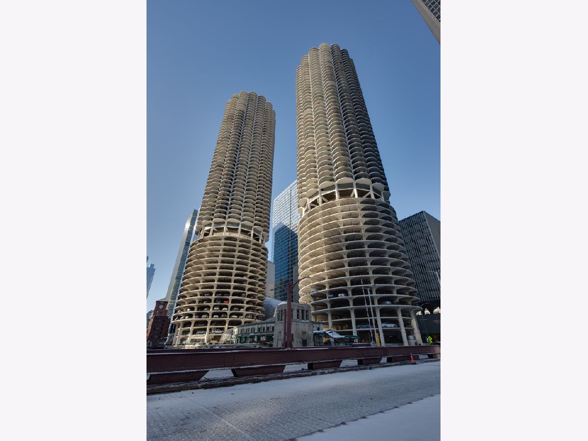 Condominiums Rented Marina Towers Chicago Illinois, 300 State