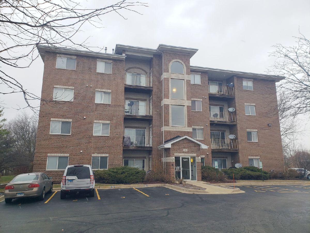 Condominiums Rented Amberwood Addison Illinois, 941 Swift