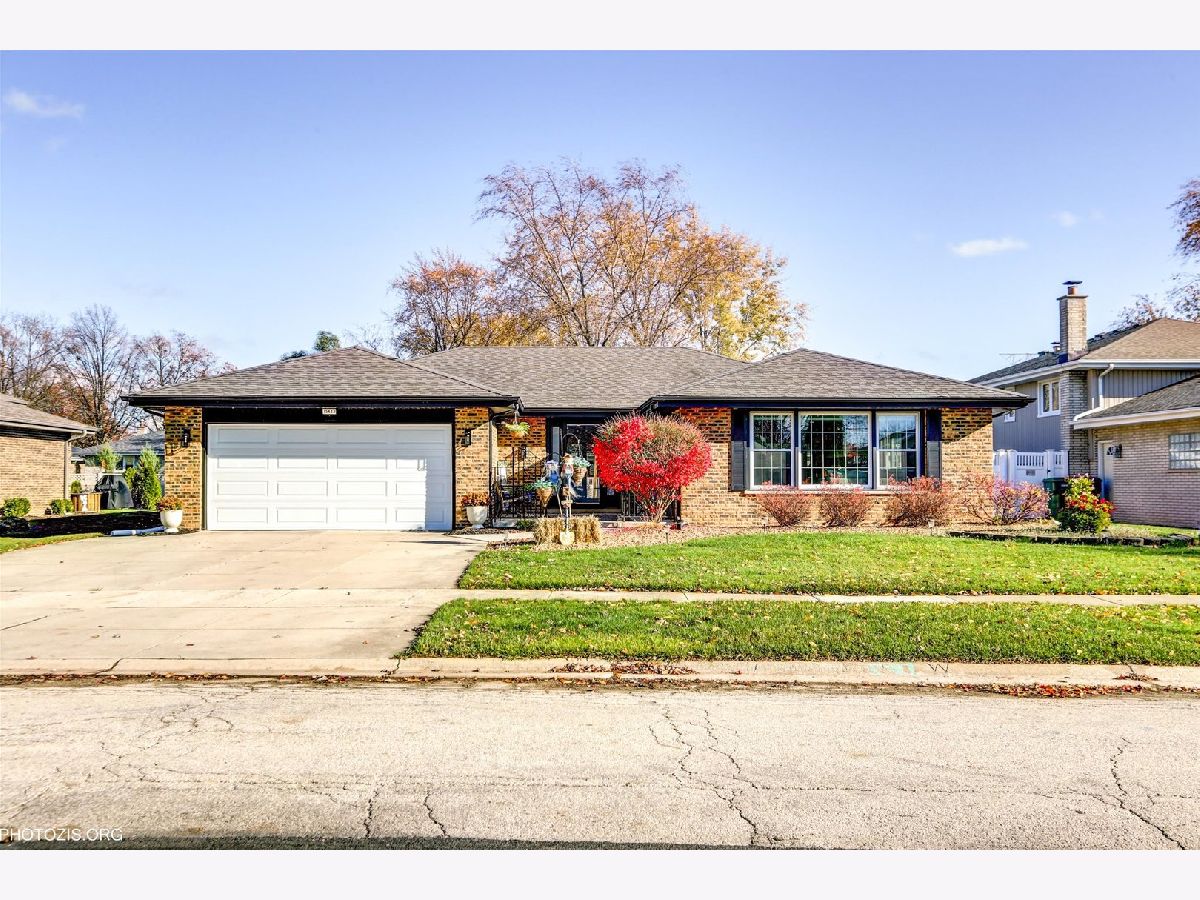 Townhomes & Condos & Homes Sold Catalina Orland Park Illinois, 15413 Sunflower