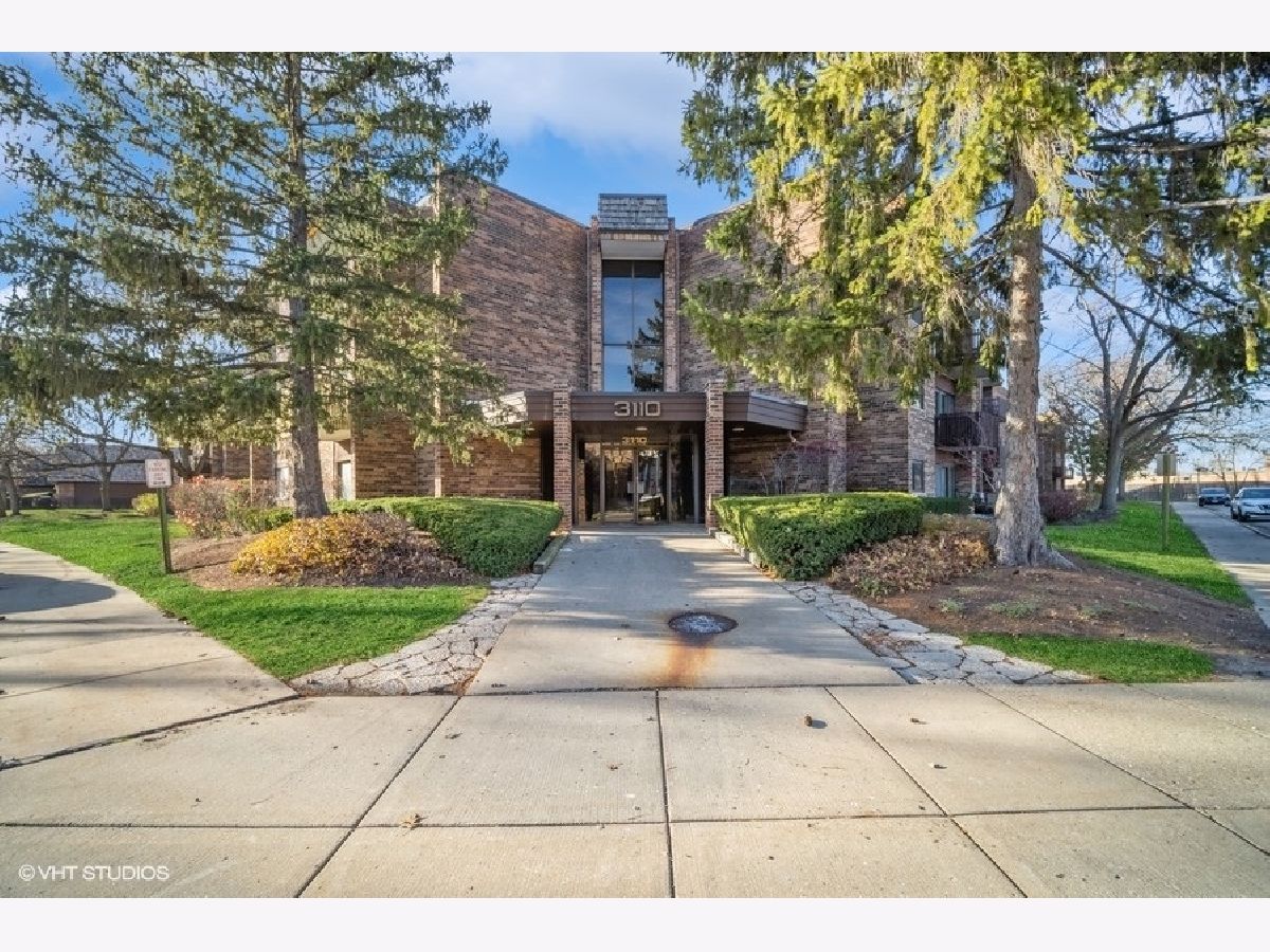 Condos & Townhomes Sold Pheasant Creek Northbrook Illinois, 3110 Pheasant Creek