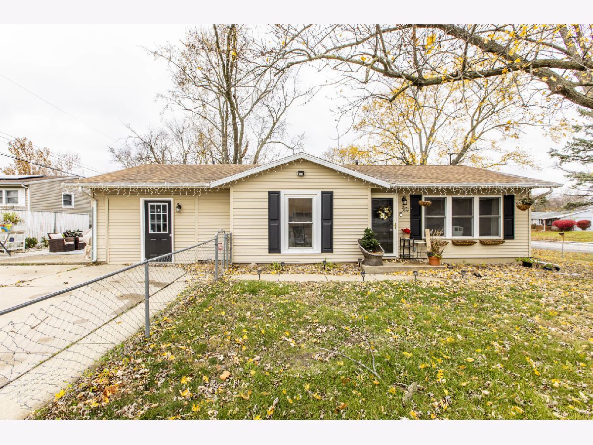 Homes & Condos & Townhomes Sold Holiday Knolls Bloomington Illinois, 1240 Mount Vernon