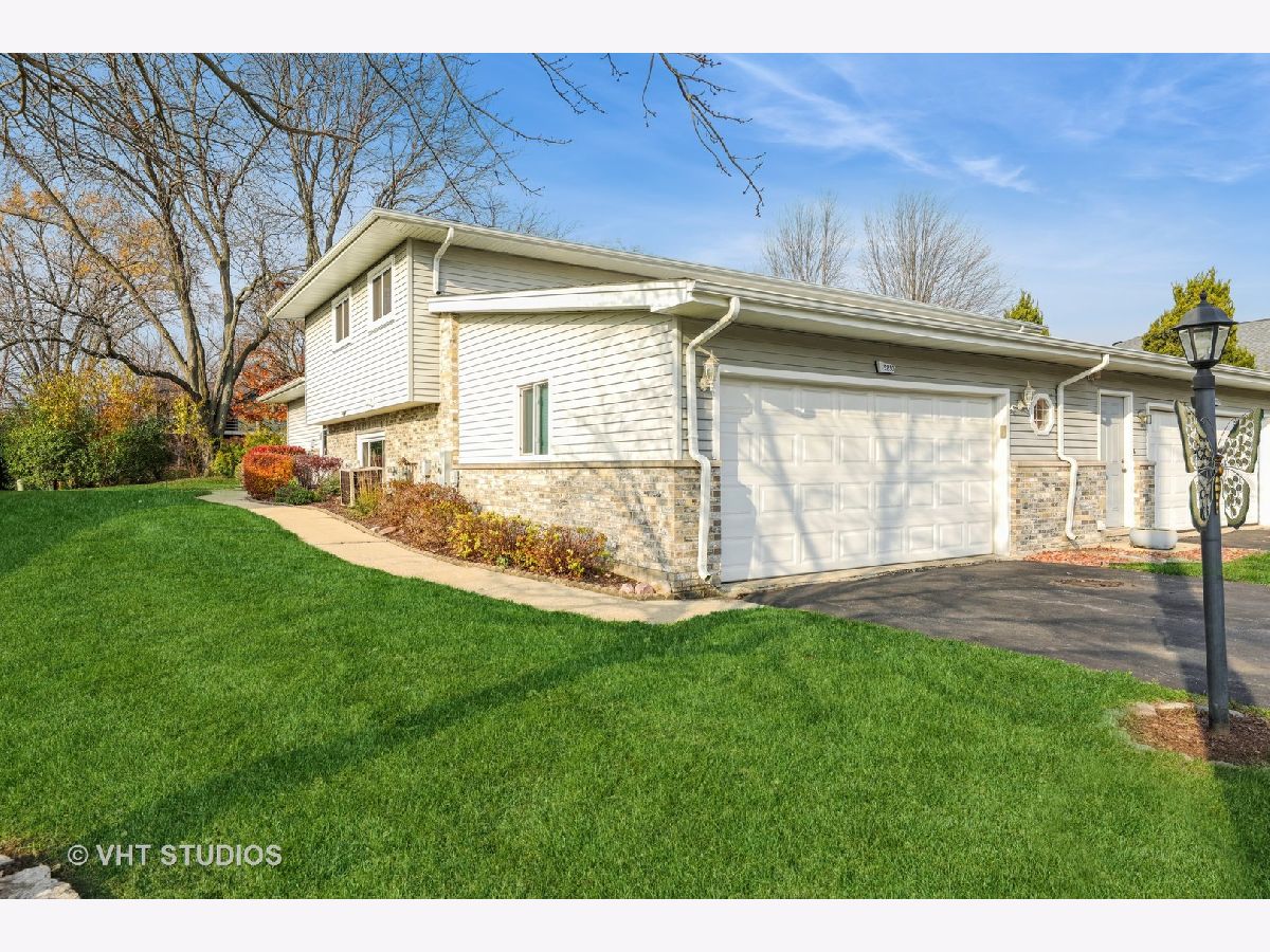 Condos & Townhomes Sold Shade Tree Oak Forest Illinois, 15230 Creekside
