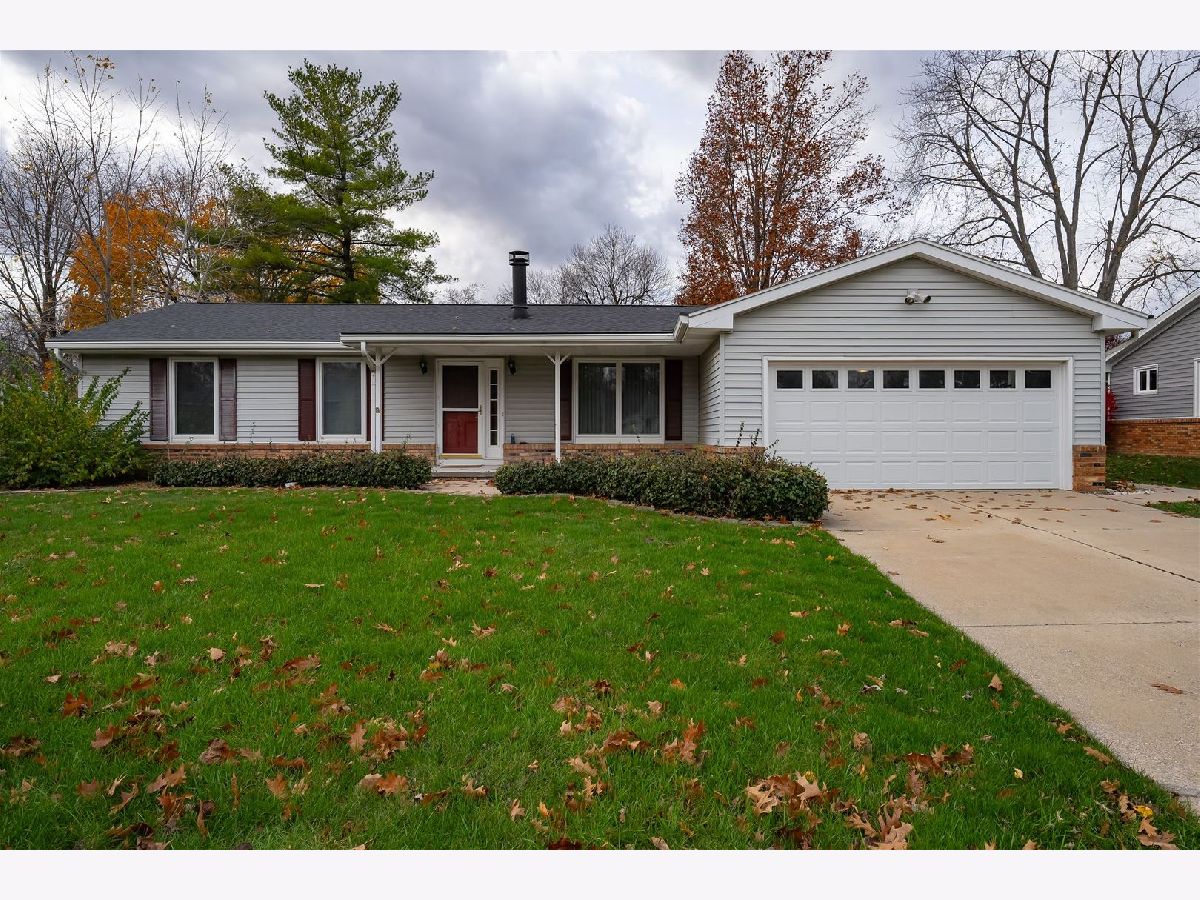 Homes & Condos & Townhomes Sold University Estates Normal Illinois, 209 Cottage