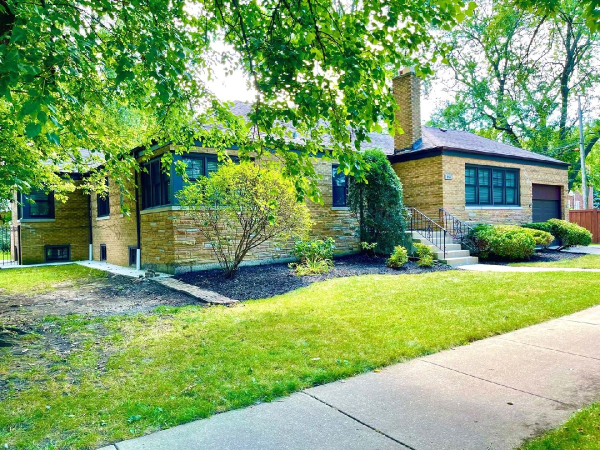 Homes & Condos & Townhomes Sold Budlong Woods Chicago Illinois, 2955 Catalpa