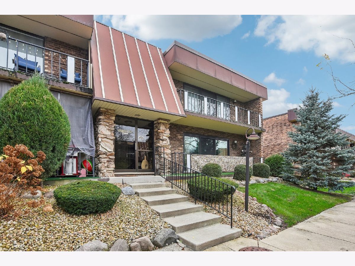 Condominiums Sold Lagoon In The Hills Palos Hills Illinois, 11138 Spathis