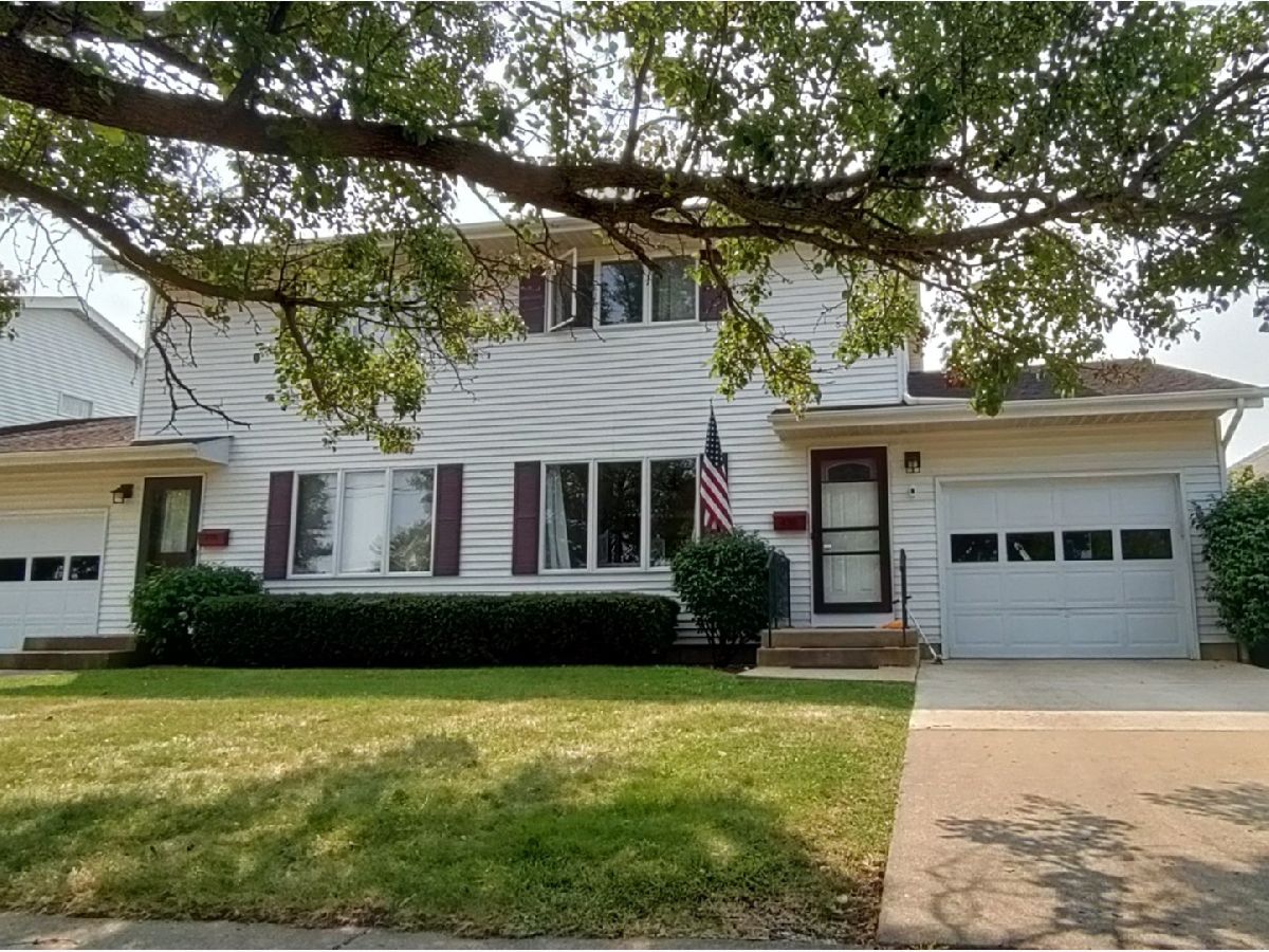 Condominiums Sold Old School Condos Sycamore Illinois, 430 Exchange