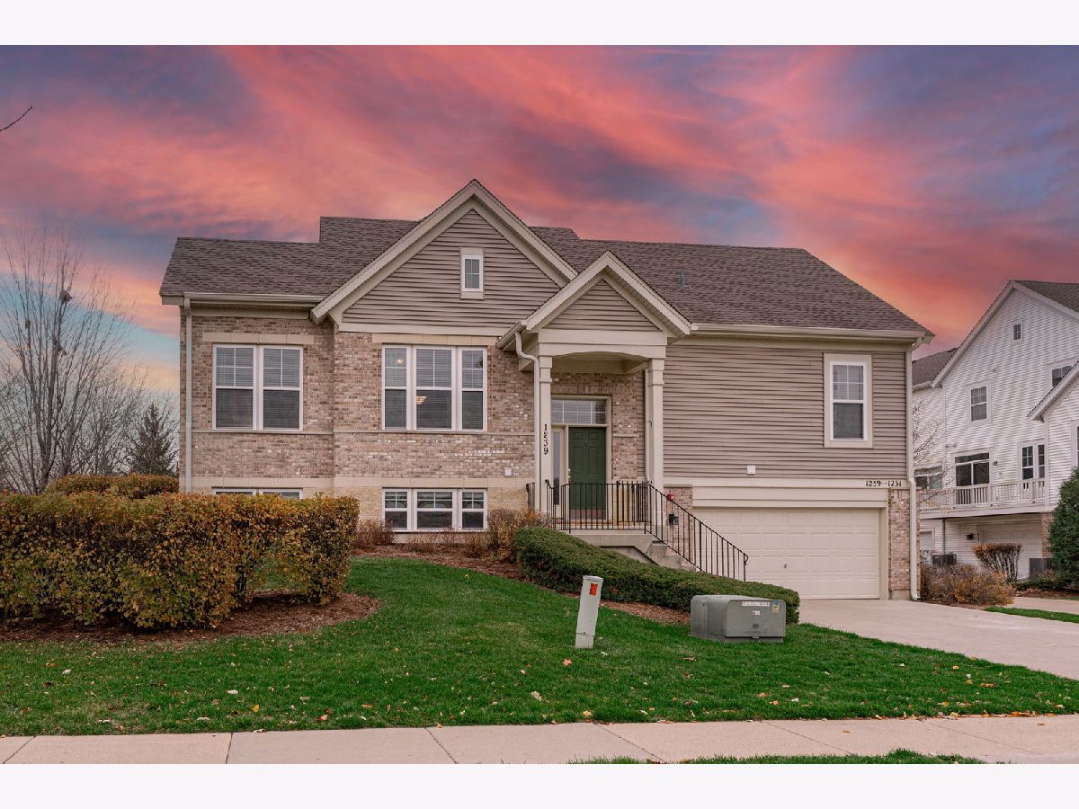 Townhomes Sold Villas Of Cambridge Streamwood Illinois, 1239 Tuscany
