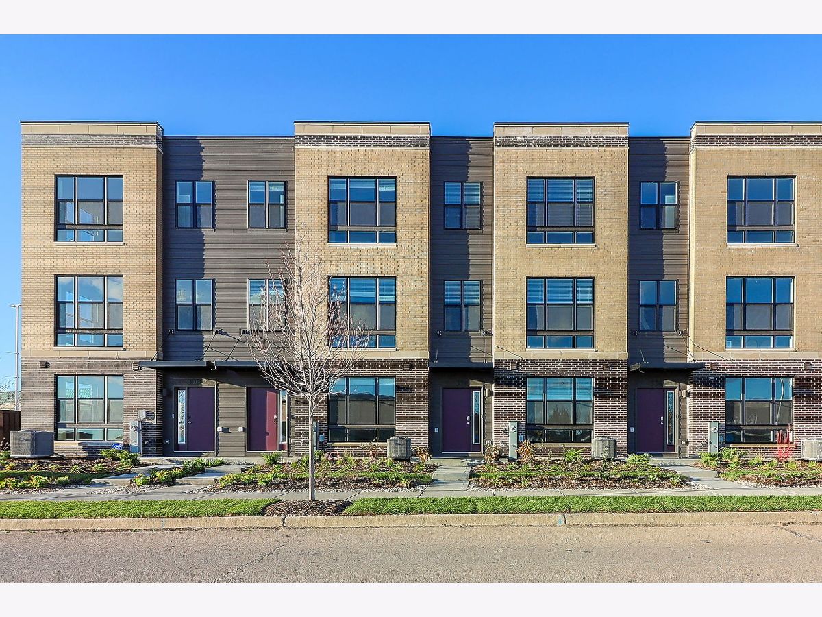 Condos & Townhomes Rented The Summit At Yorktown Lombard Illinois, 336 Summit