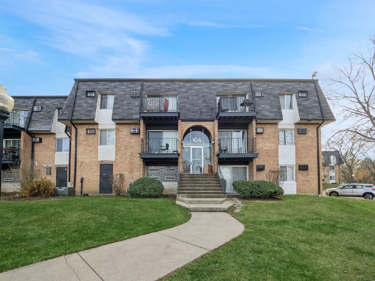Condominiums Sold Windhaven Palatine Illinois, 10A Dundee Quarter