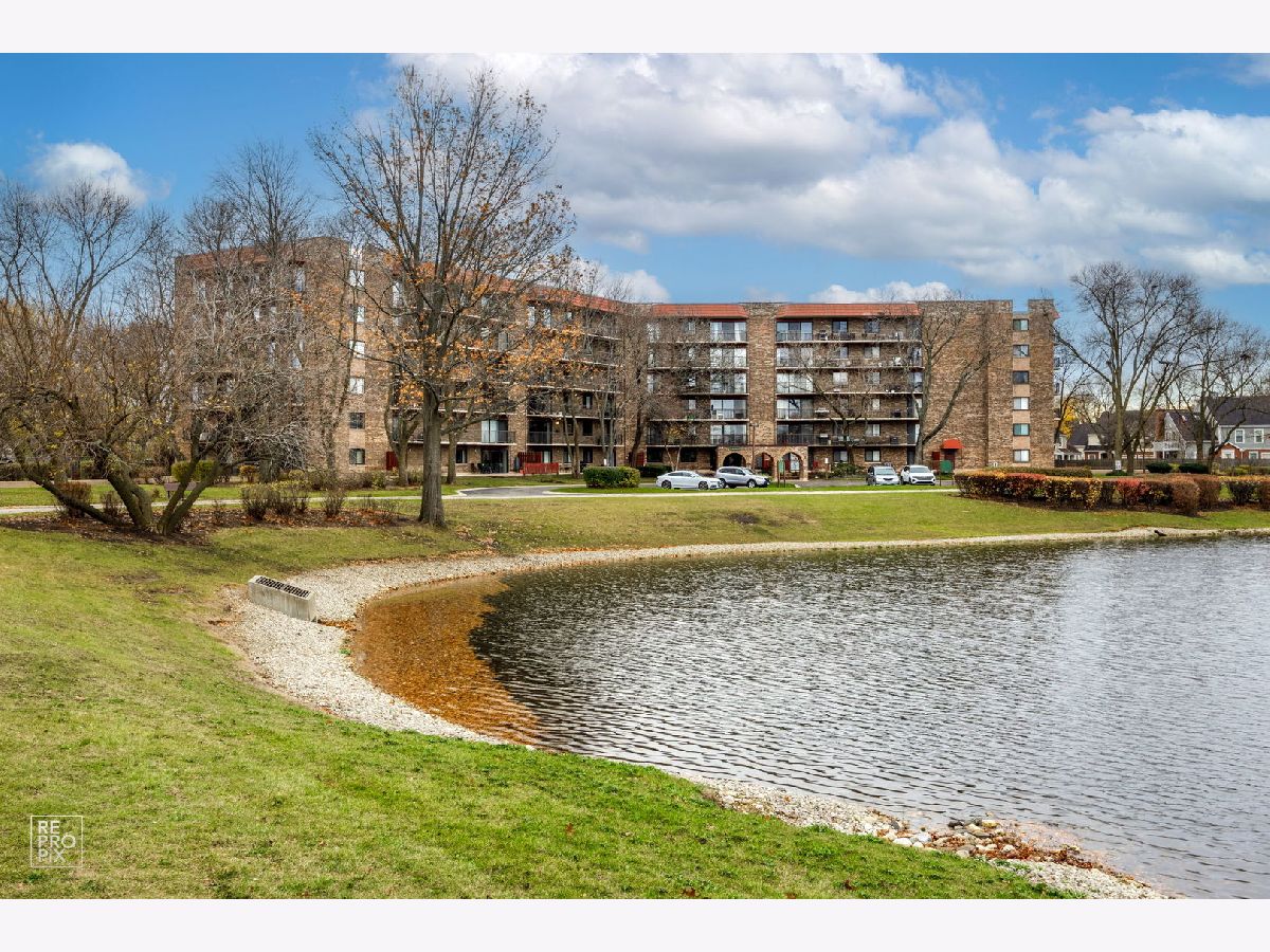 Condominiums Rented Baybrook Palatine Illinois, 111 Baybrook