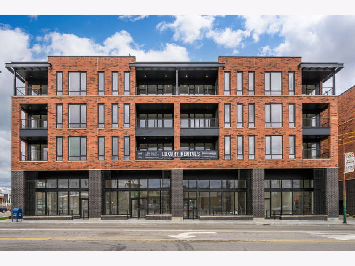 Homes & Condominiums Rented Belmont Heights Chicago Illinois, 3207 Narragansett