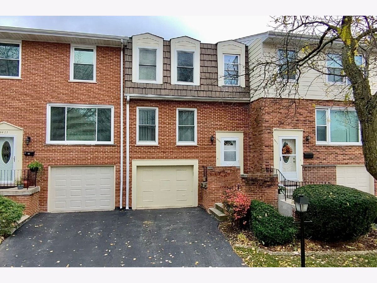 Townhomes Sold Williamsburg Brookfield Illinois, 4425 Forest