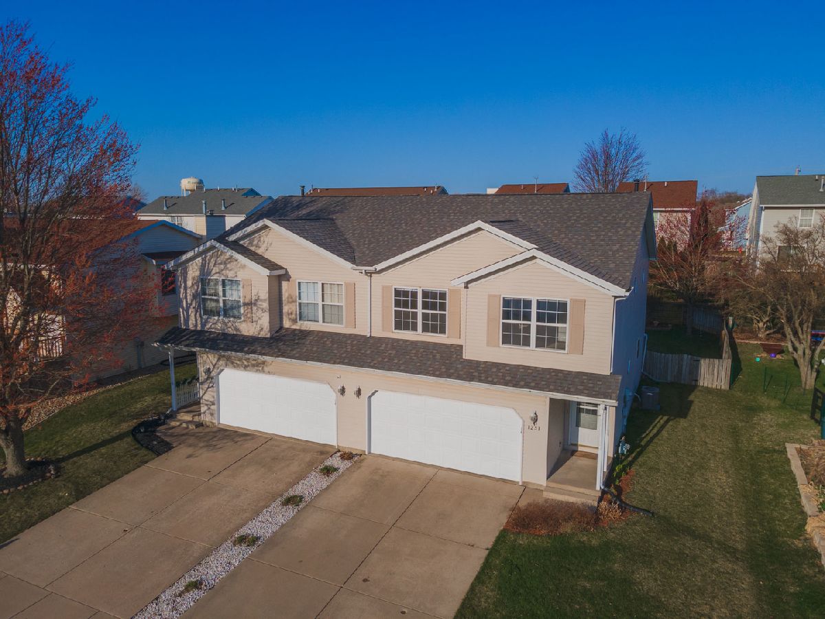 Condos & Townhomes Sold Beacon Hill Normal Illinois, 1231 Beacon Hill