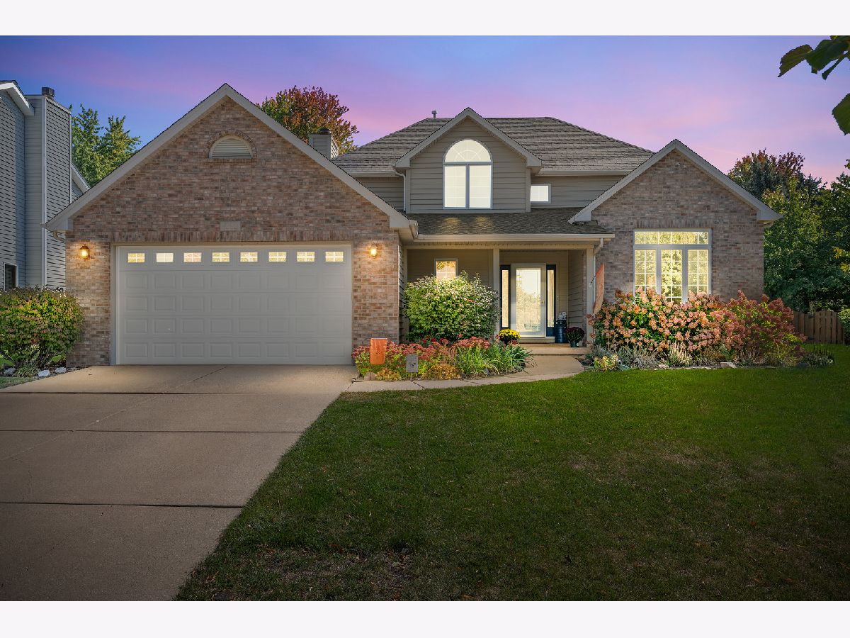 Homes & Townhomes & Condos Sold Foxpointe Sycamore Illinois, 1336 Mary Wood