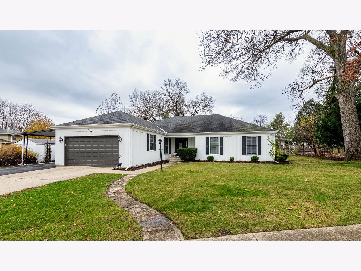 Homes & Condos & Townhomes Sold Lords Park Manor Elgin Illinois, 815 Carlton