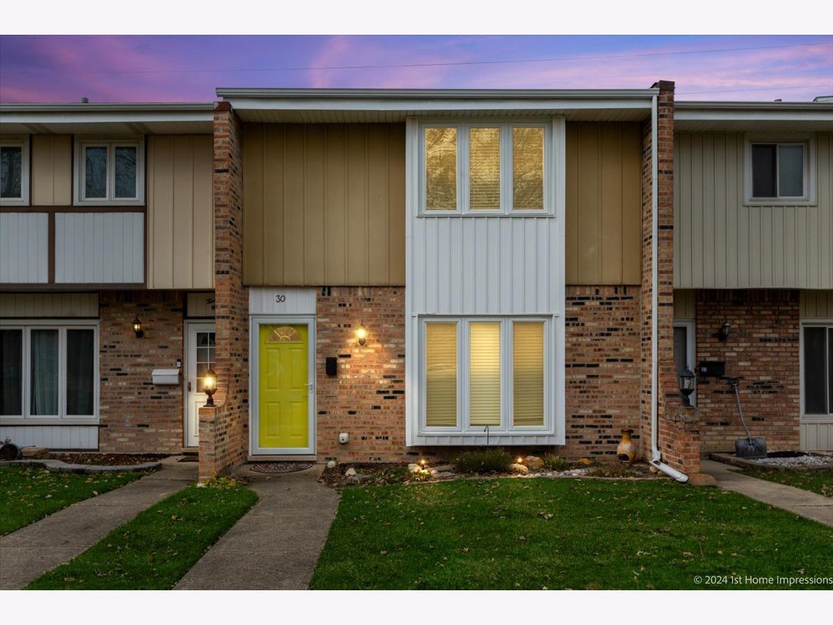 Townhomes & Condos & Homes Sold Indian Plains Justice Illinois, 30 Ottawa