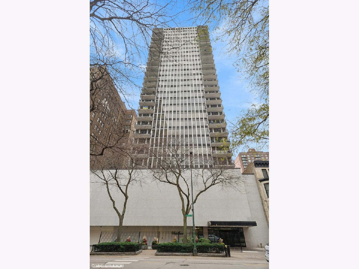 Condominiums Sold State Tower Chicago Illinois, 1230 State