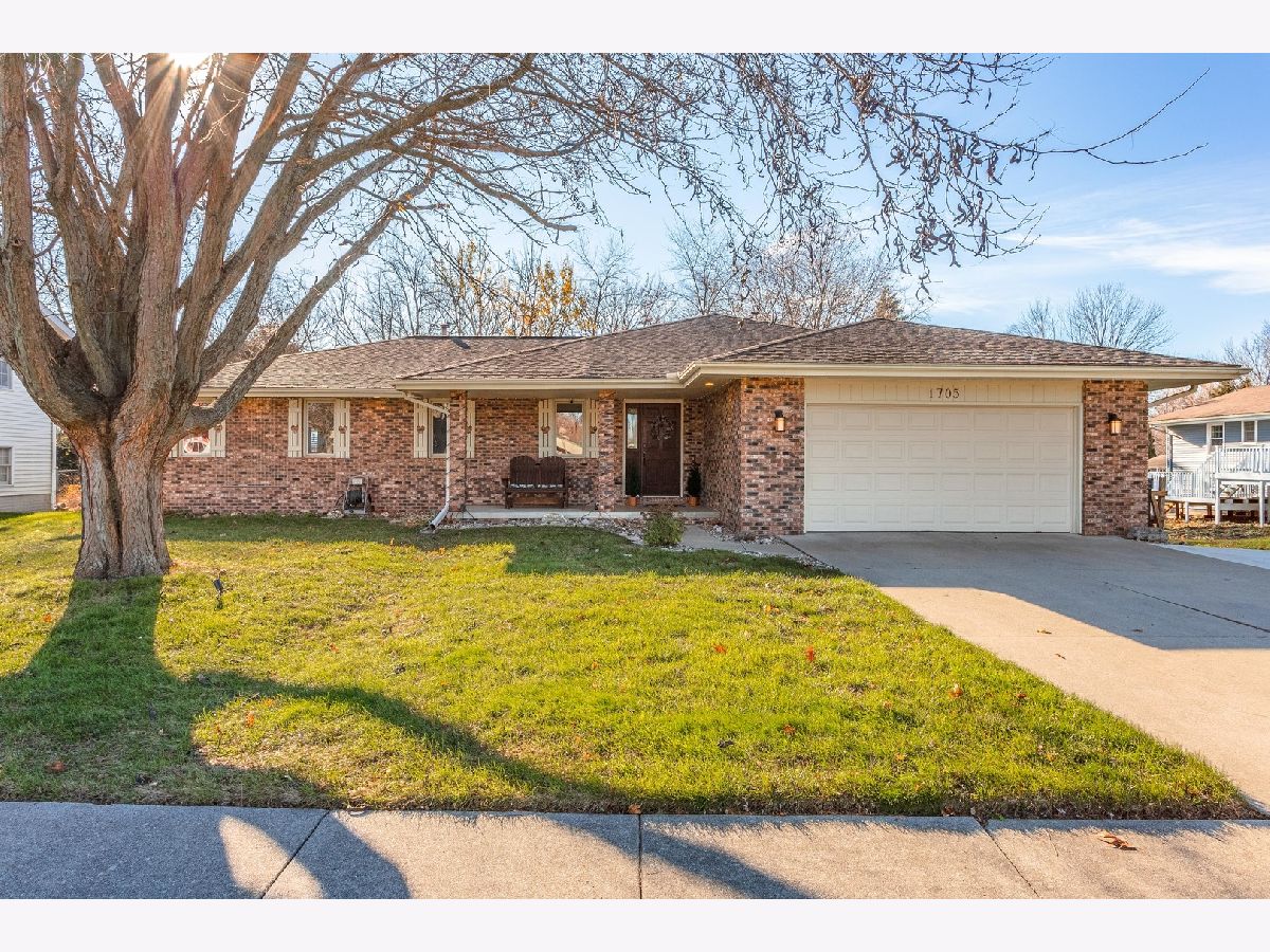 Homes & Condos & Townhomes Sold University Park Normal Illinois, 1705 College