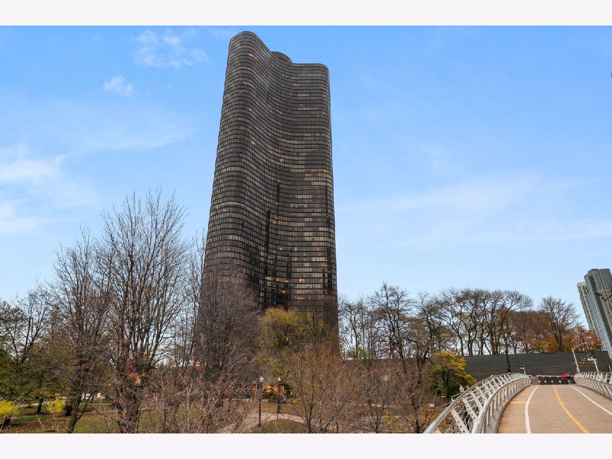 Condominiums Rented Lake Point Tower Chicago Illinois, 505 Lake Shore
