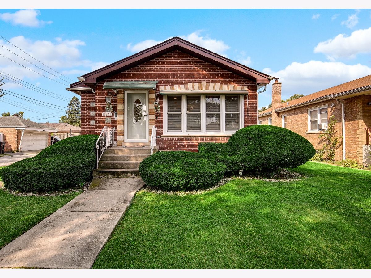 Homes & Condos & Townhomes Sold Beverly Woods Chicago Illinois, 11840 Artesian