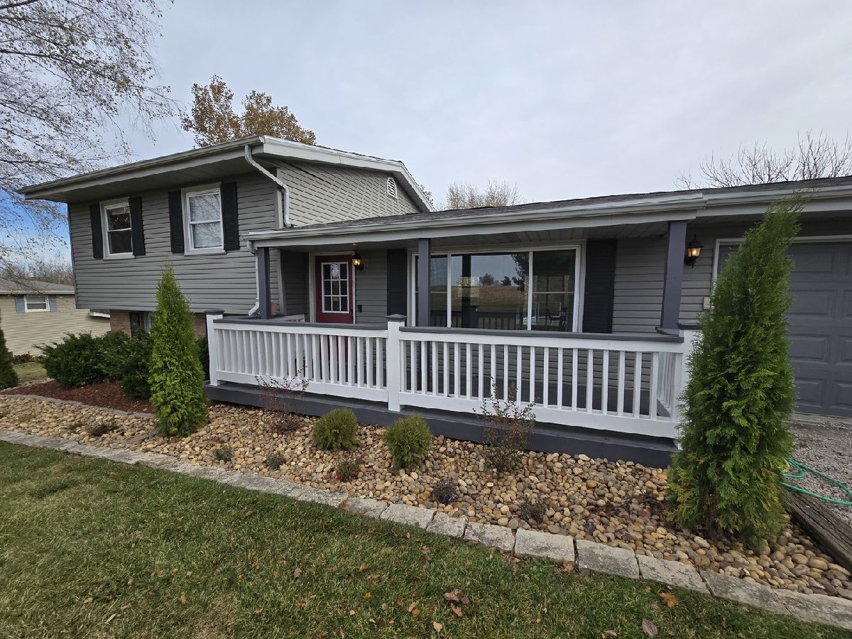 Homes Sold Country Estates Bloomington Illinois, 8398 Surrey