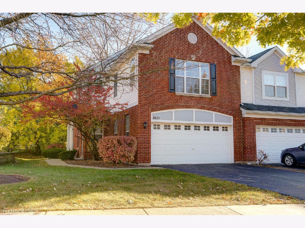 Townhomes Sold Millbrook Algonquin Illinois, 2621 Pond View