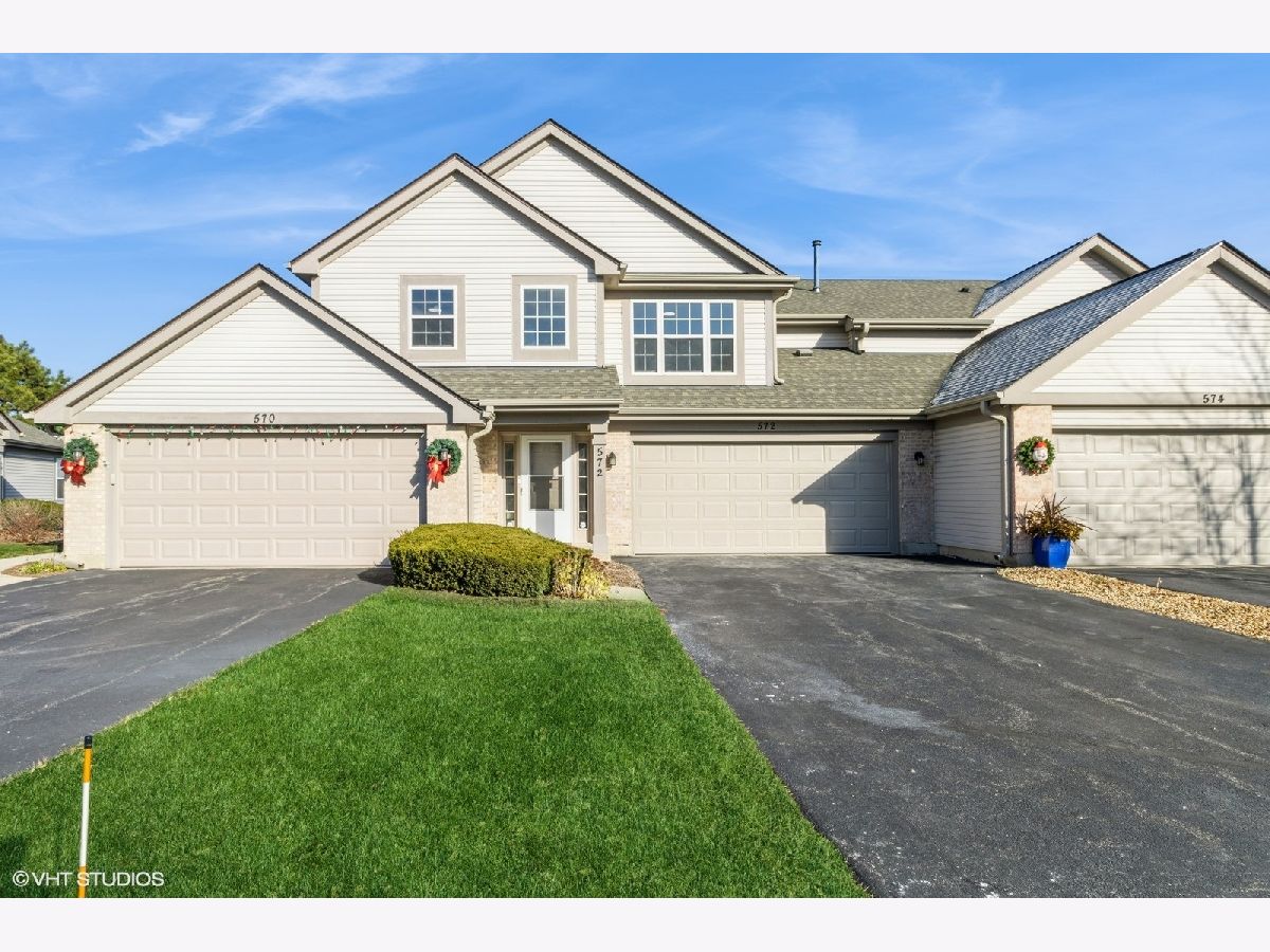 Townhomes & Homes Sold Woodbridge Elgin Illinois, 572 Lancaster