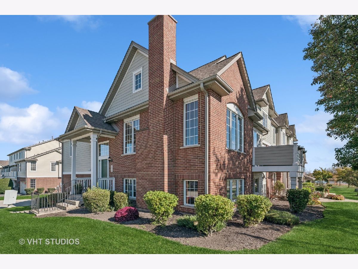 Townhomes & Homes Sold Colette Highlands Orland Park Illinois, 10719 Gabrielle
