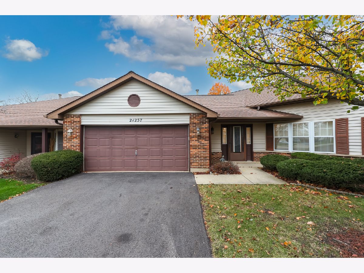 Townhomes & Condos & Homes Rented Carillon Plainfield Illinois, 21257 Silktree