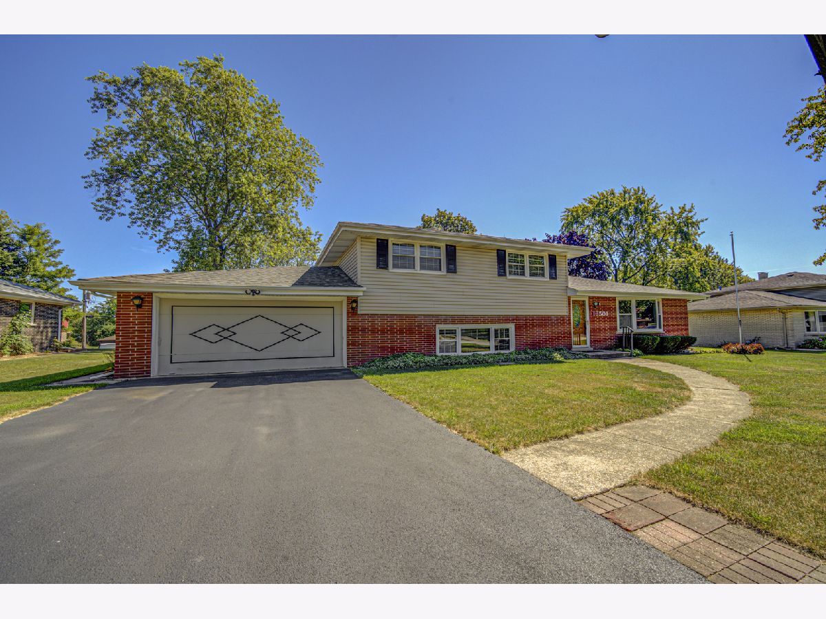 Homes Sold Kimberly Heights Tinley Park Illinois, 16501 Leslie Ann