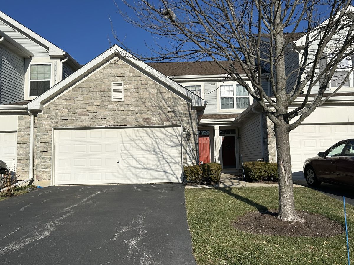 Townhomes & Homes Rented Georgetown Commons Aurora Illinois, 2324 Georgetown