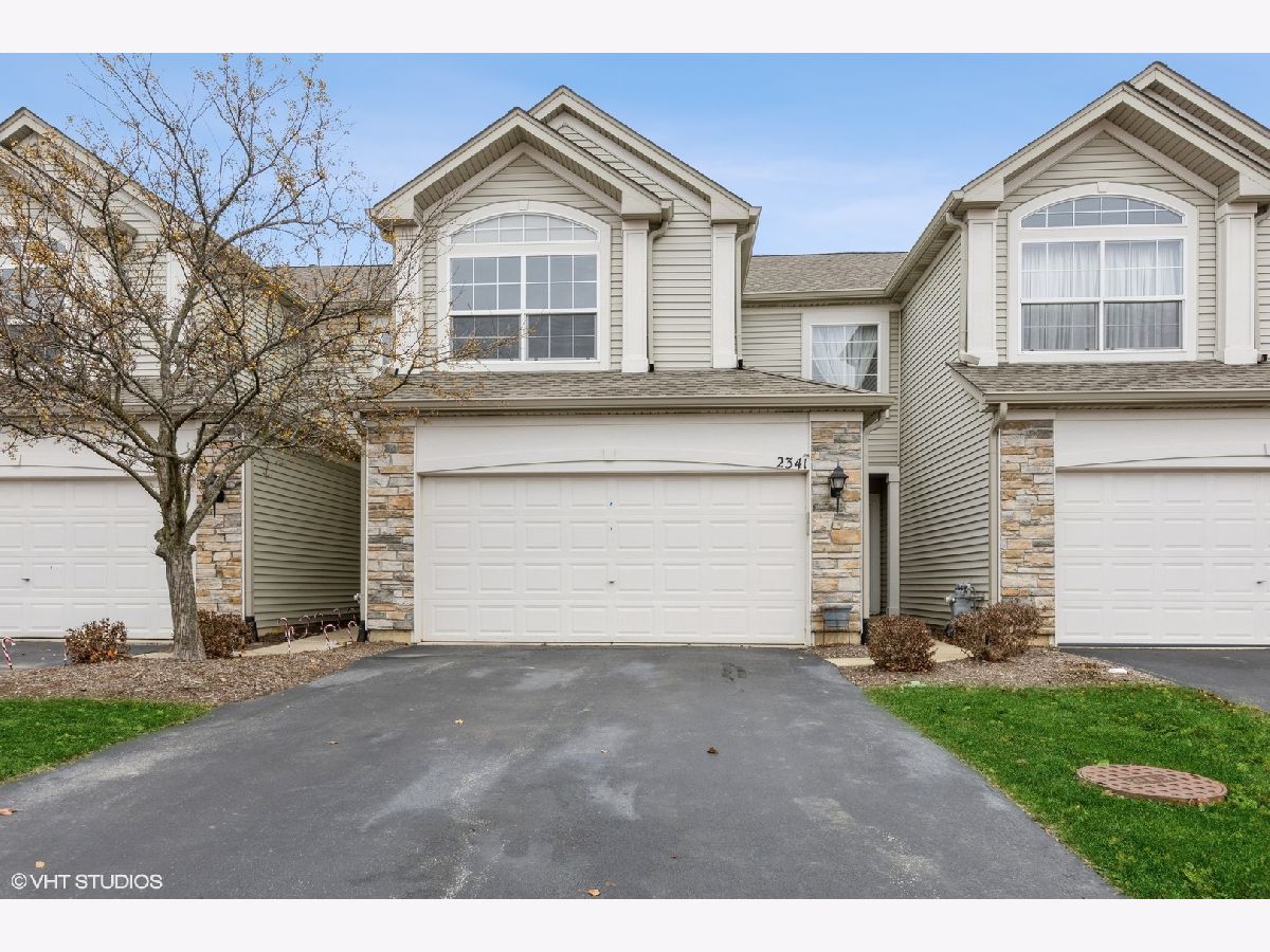 Townhomes & Condos & Homes Sold Grand Pointe Trails Aurora Illinois, 2341 Summerlin