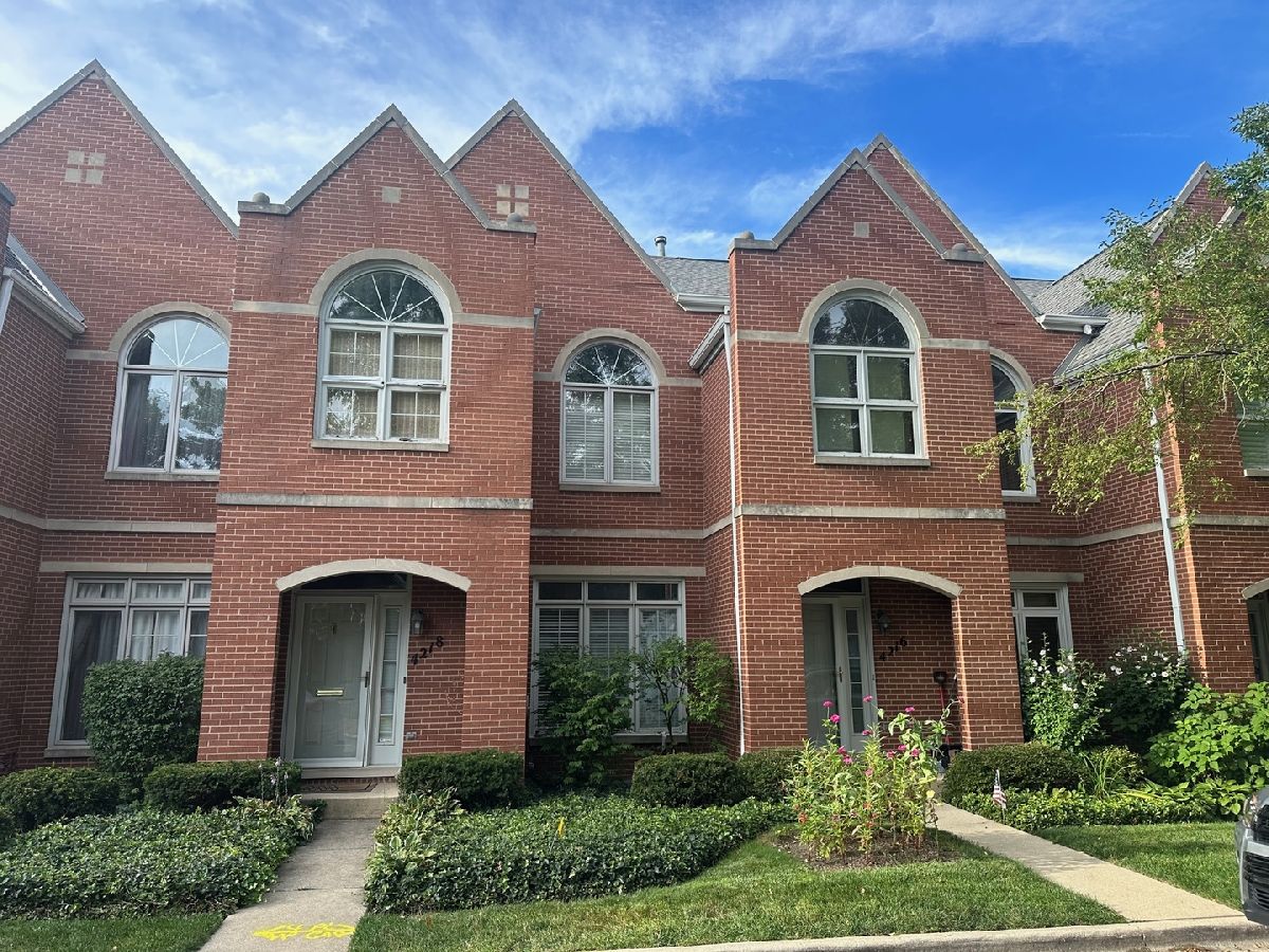 Townhomes & Condos & Homes Sold Sauganash Village Chicago Illinois, 4218 Thorndale