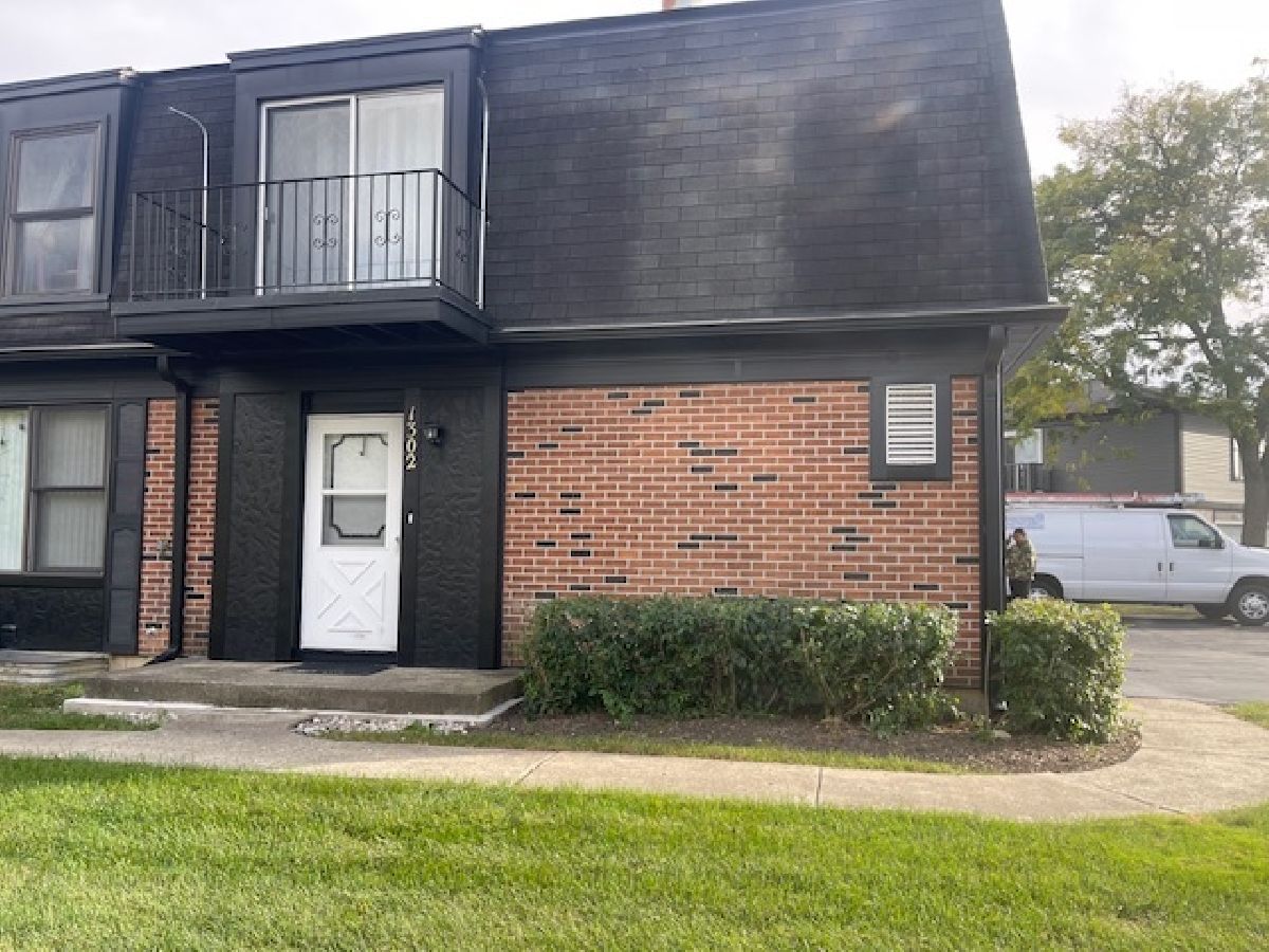 Townhomes & Condos Sold Inverrary Deerfield Illinois, 1302 Inverrary